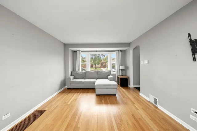 $215,000 | 10751 South Ave B, Chicago, IL 60617