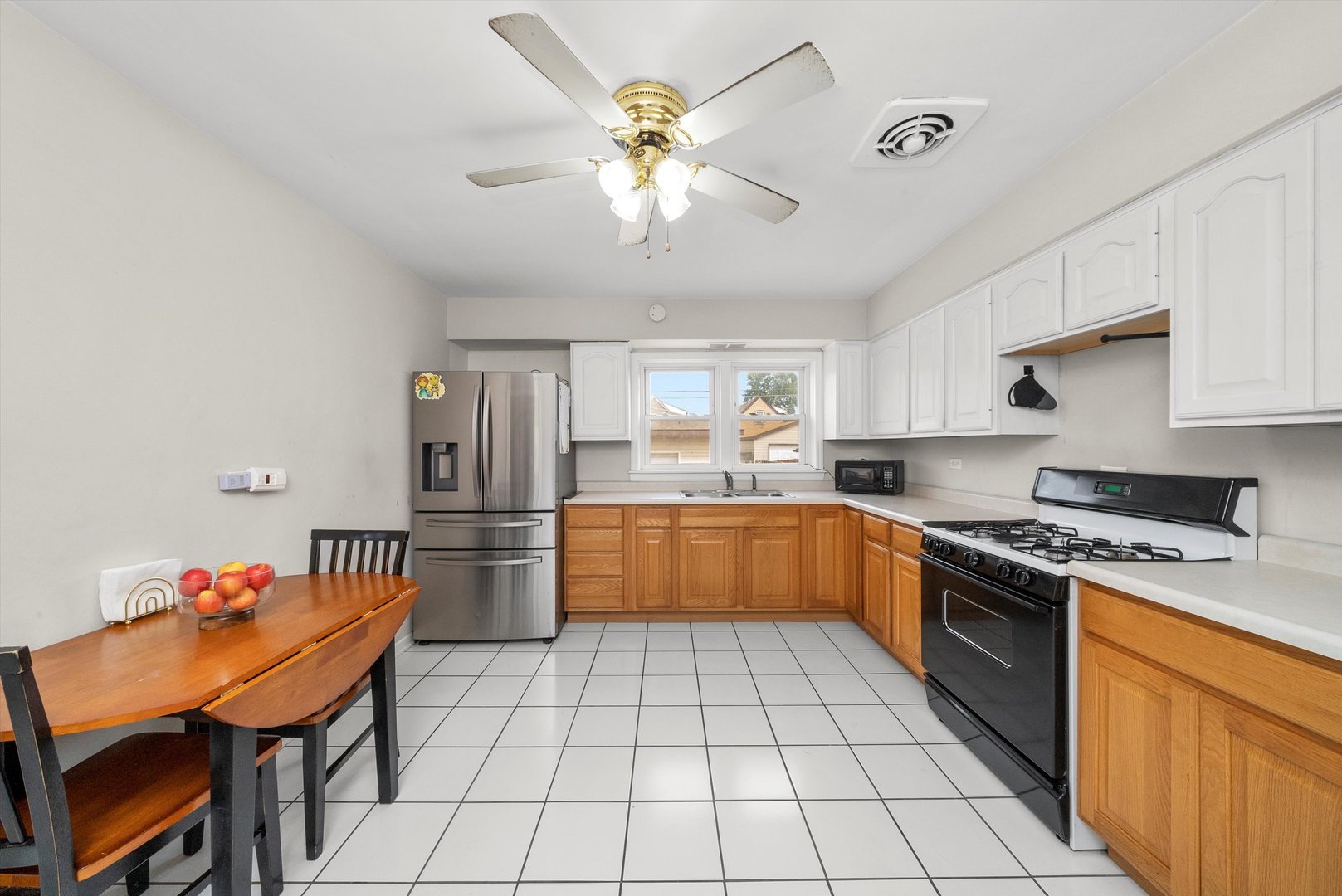 10751 South Ave B Chicago, IL 60617 - Photo 5 of 19