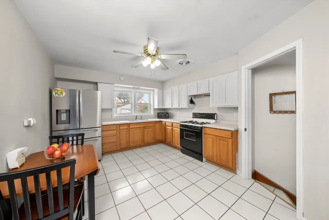 $215,000 | 10751 South Ave B, Chicago, IL 60617