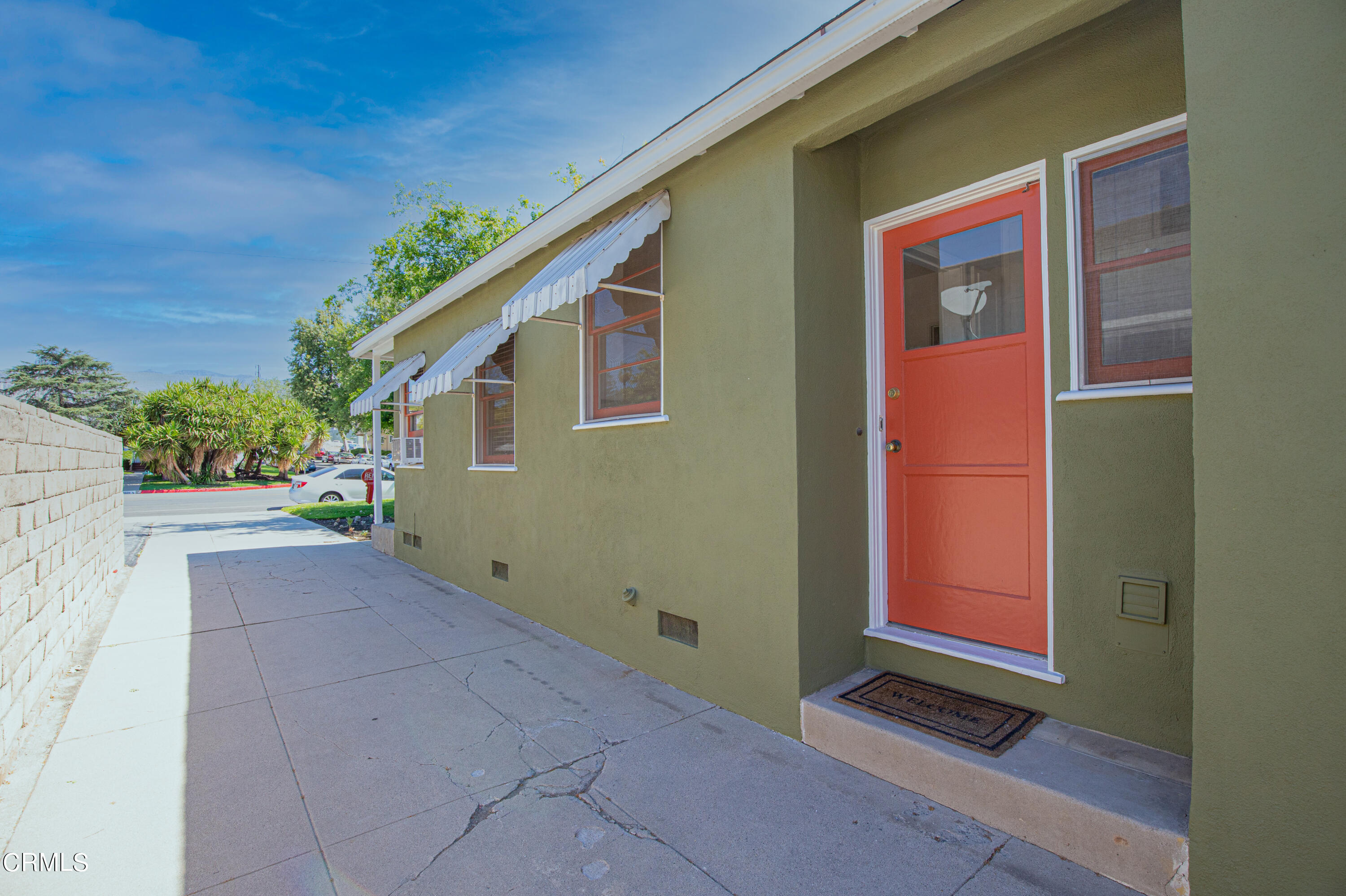 1564 Riverside Drive Glendale, CA 91201 - Photo 24 of 24 a backyard of a house with potted plants