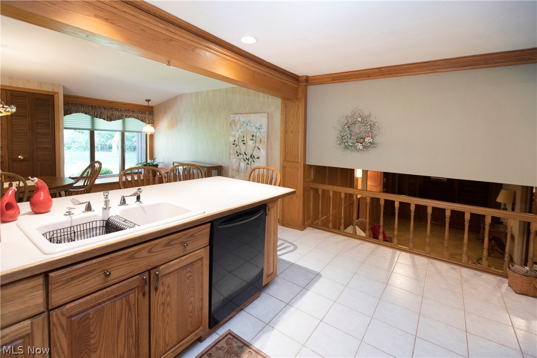 21536 Mastick Road Cleveland, OH 44126 - Photo 10 of 31