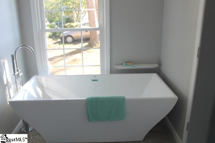 902 McAlister Road Easley, SC 29642 - Photo 7 of 24 Gallery Image 7