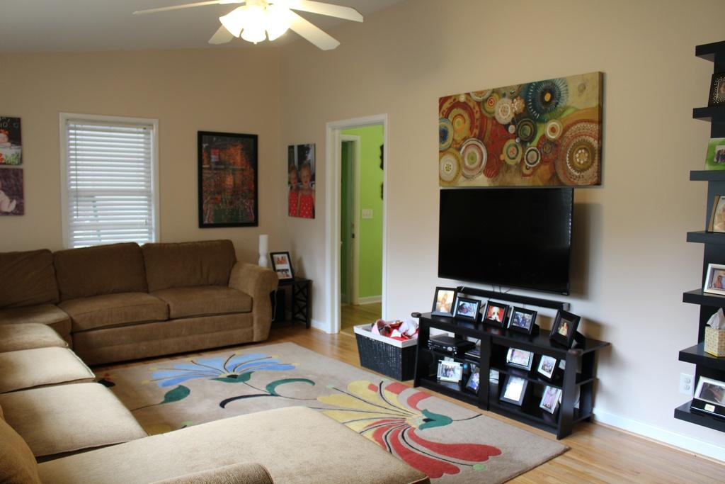 754 Catawba Road Charleston, SC 29414 - Photo 3 of 4 Catawba Living Room