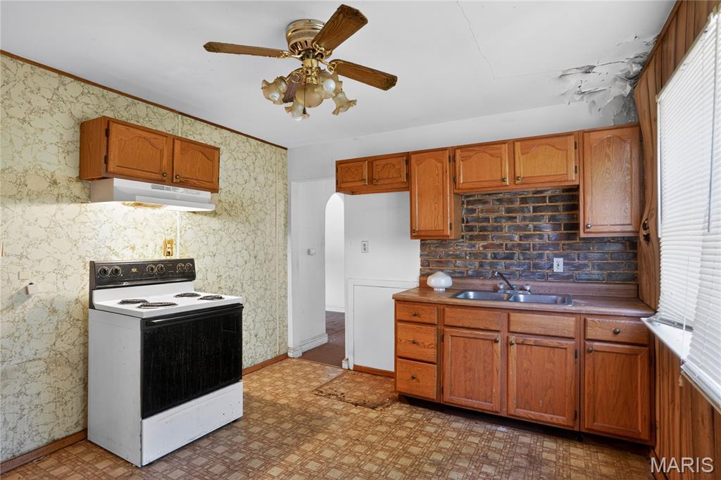 109 Chambers Road St. Louis, MO 63137 - Photo 9 of 16