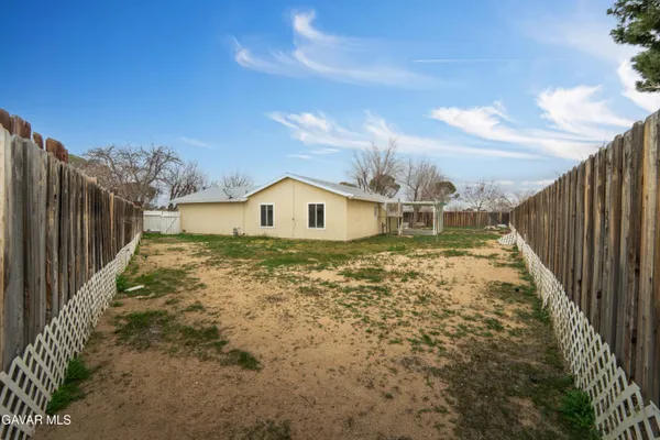 a view of a window in an empty room
