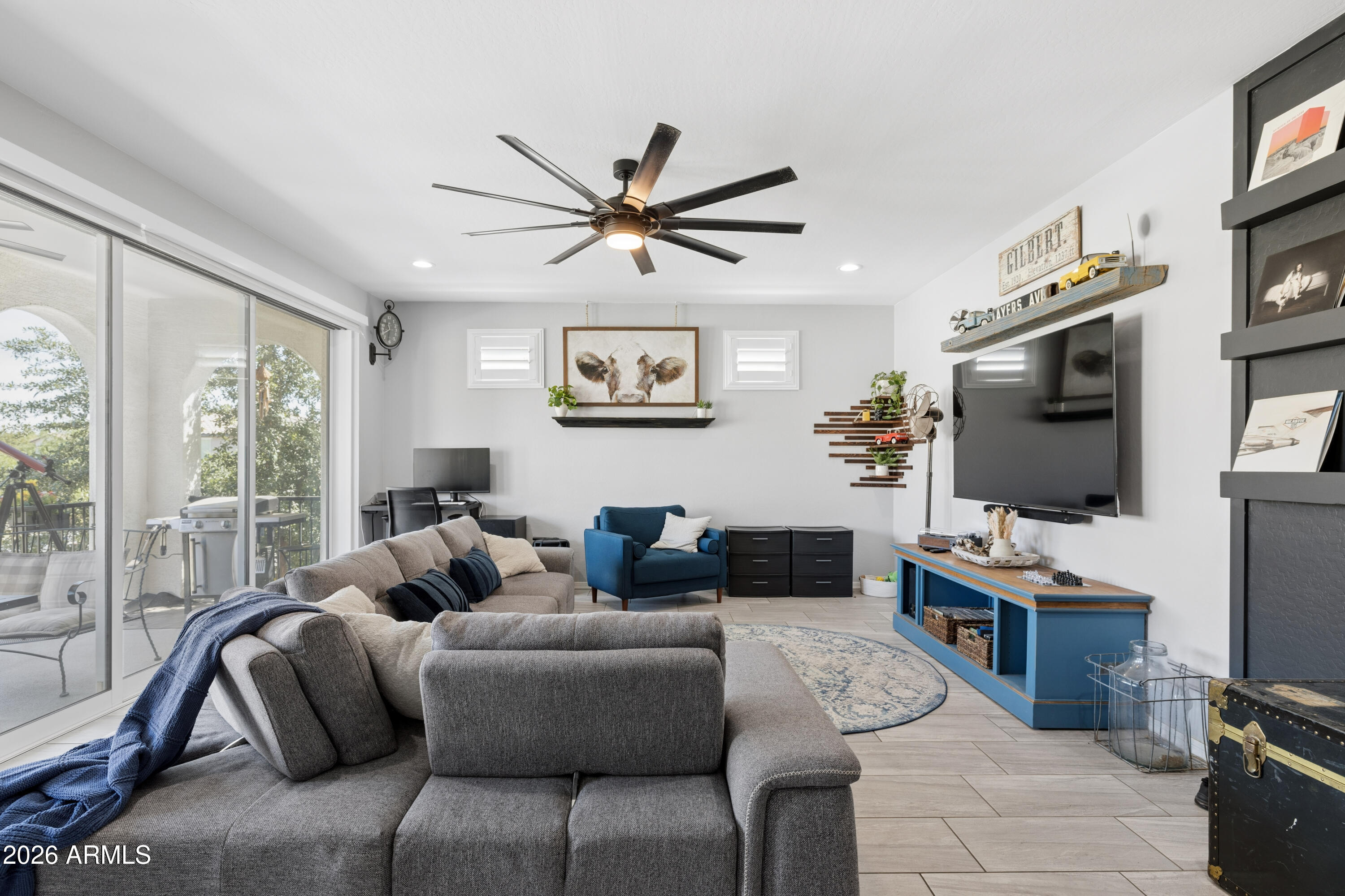 4317 East Erie Street Gilbert, AZ 85295 - Photo 11 of 29 4317 E Erie St_21