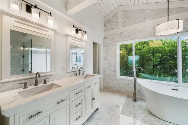 $9,950 | 303 East Avenida Cordoba, San Clemente, CA 92672