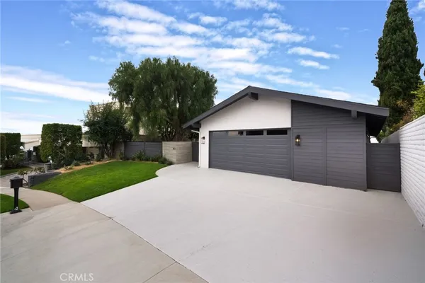 $9,950 | 303 East Avenida Cordoba, San Clemente, CA 92672