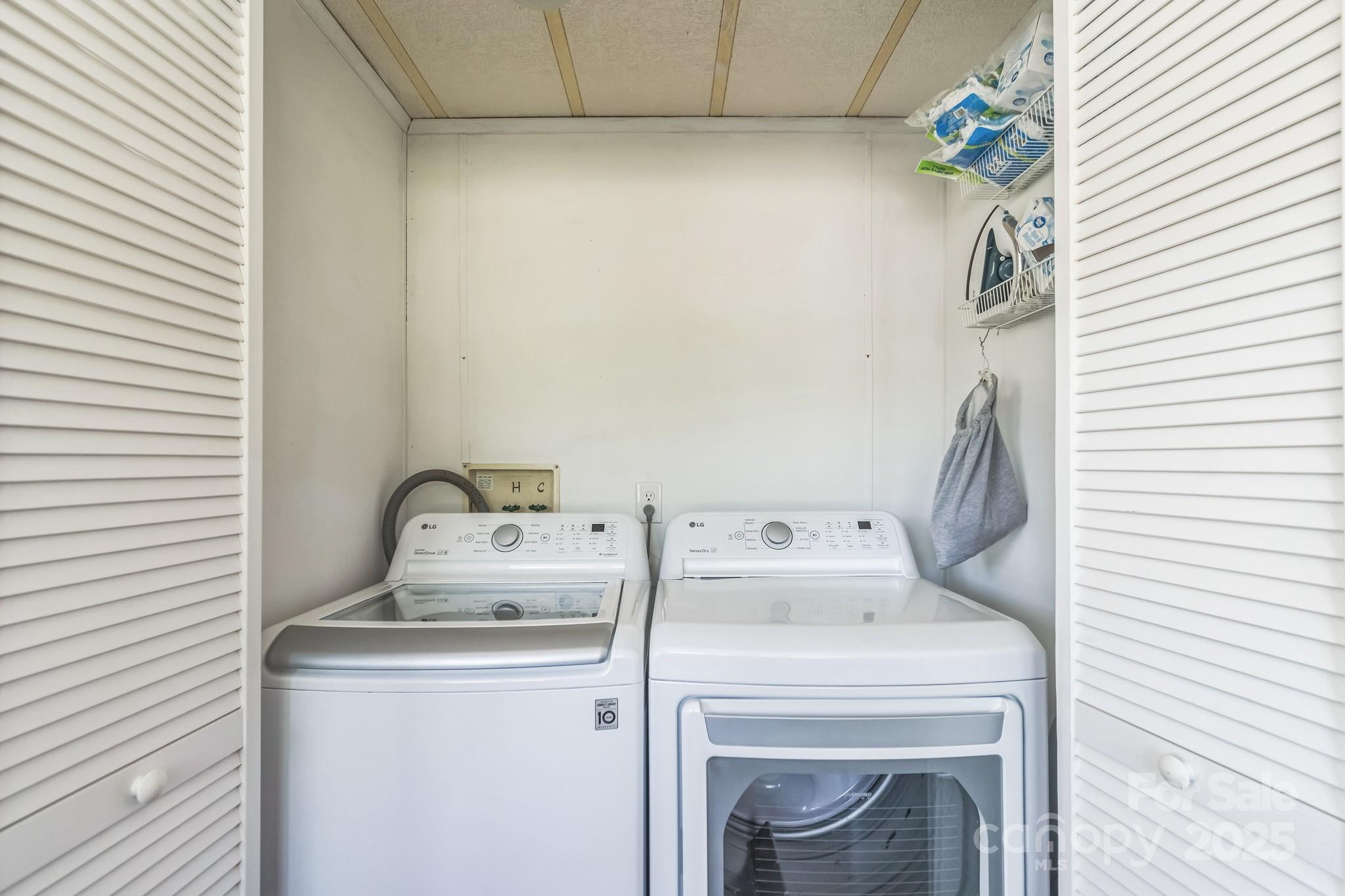 164 Phelps Road Chesterfield, SC 29709 - Photo 6 of 27 a utility room with dryer and washer