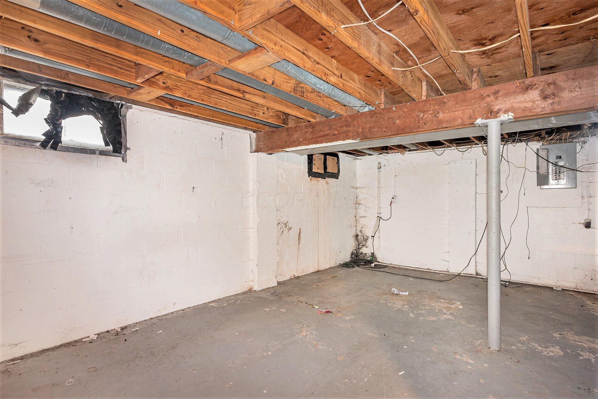 3275 Faycrest Road Columbus, OH 43232 - Photo 15 of 17 015_file_871