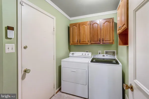 $1,047,421 | 6211 Guilford Drive, Alexandria, VA 22310