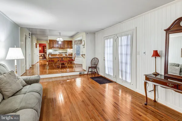 $1,047,421 | 6211 Guilford Drive, Alexandria, VA 22310