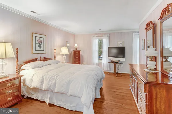 $1,047,421 | 6211 Guilford Drive, Alexandria, VA 22310