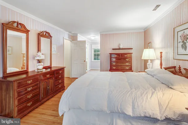 $1,047,421 | 6211 Guilford Drive, Alexandria, VA 22310