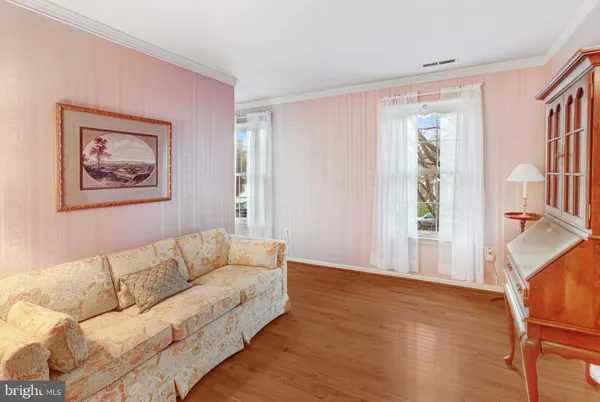 $1,047,421 | 6211 Guilford Drive, Alexandria, VA 22310