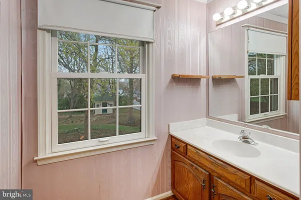 $1,047,421 | 6211 Guilford Drive, Alexandria, VA 22310