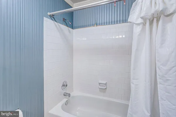 $1,047,421 | 6211 Guilford Drive, Alexandria, VA 22310