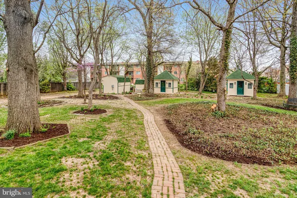 $1,047,421 | 6211 Guilford Drive, Alexandria, VA 22310