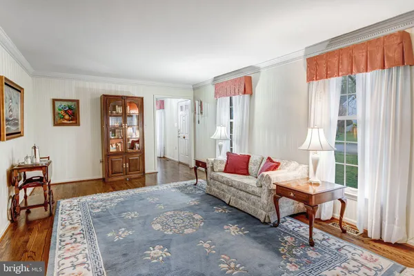 $1,047,421 | 6211 Guilford Drive, Alexandria, VA 22310