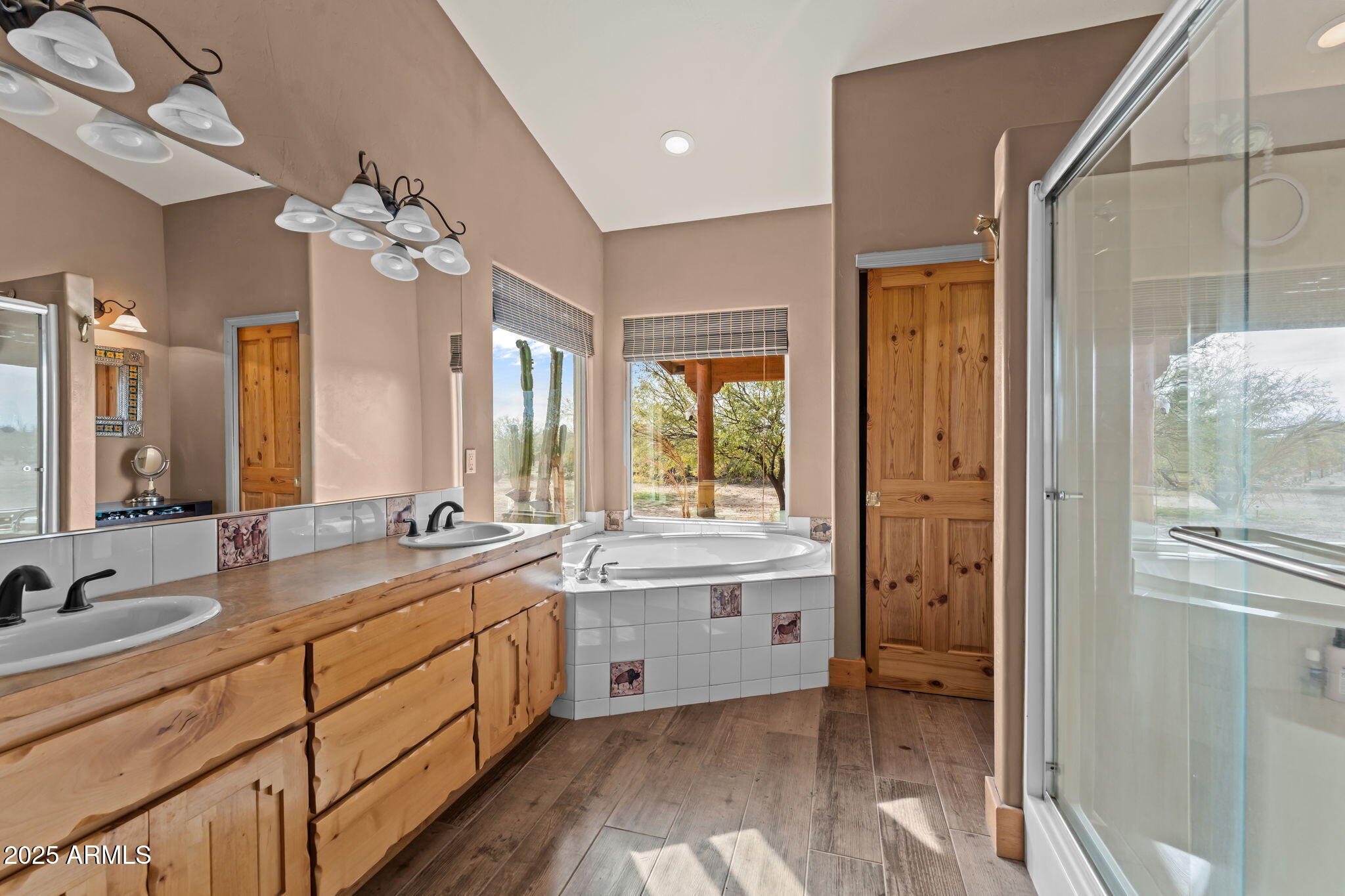 45243 West J-1 Ranch Road Wickenburg, AZ 85390 - Photo 21 of 50 Primary Bath