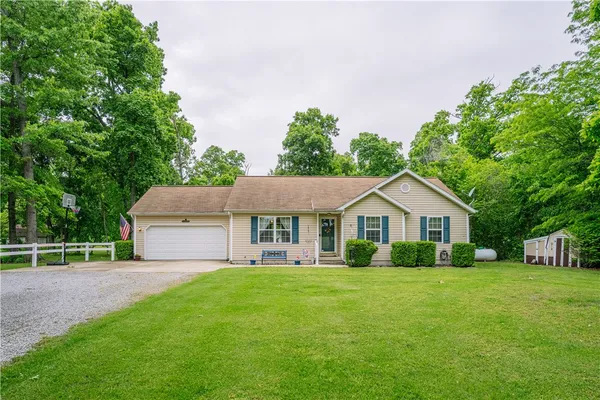 $300,000 | 20147 County Road 1150 East, Effingham, IL 62401