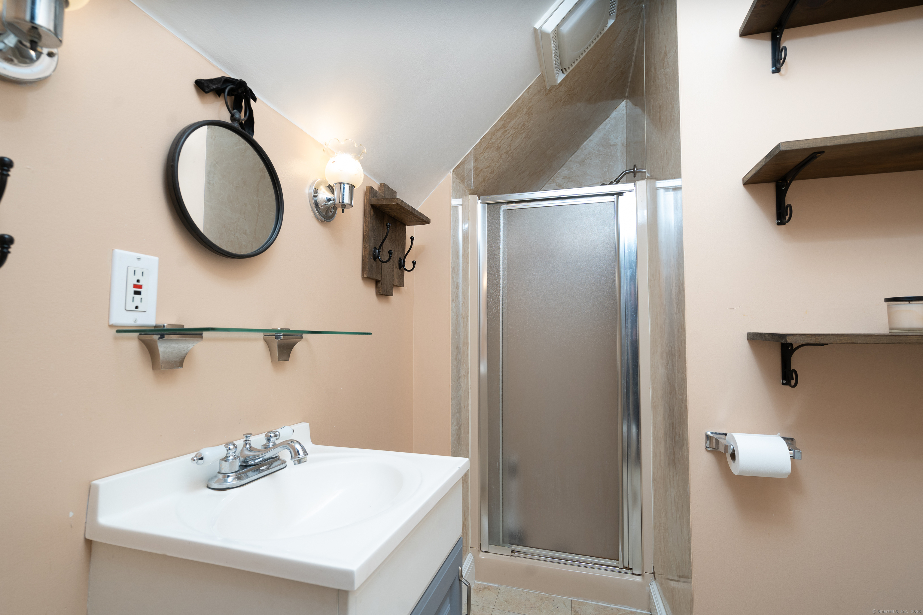 9 Thames Terrace Norwich, CT 06360 - Photo 19 of 31