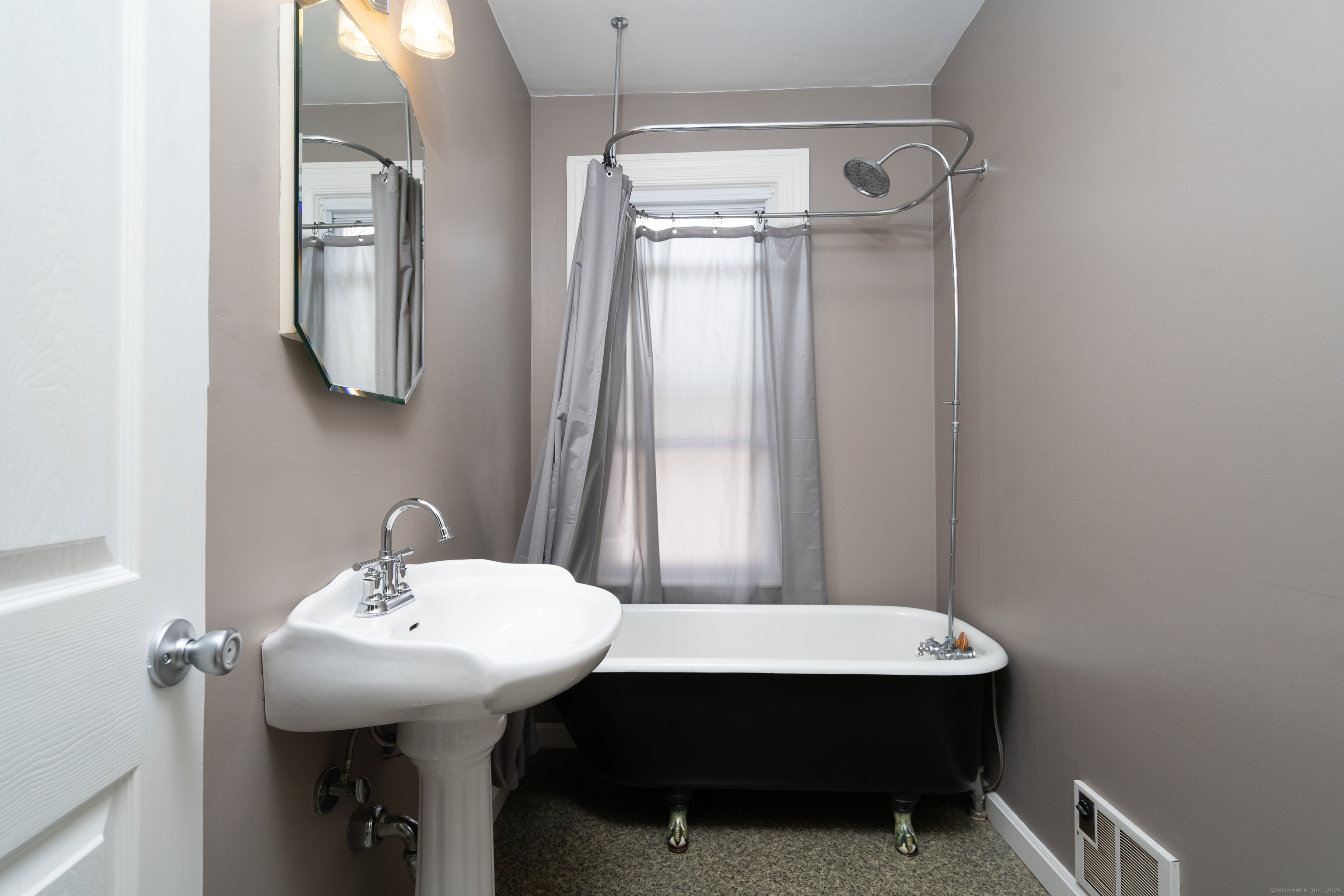 9 Thames Terrace Norwich, CT 06360 - Photo 9 of 31