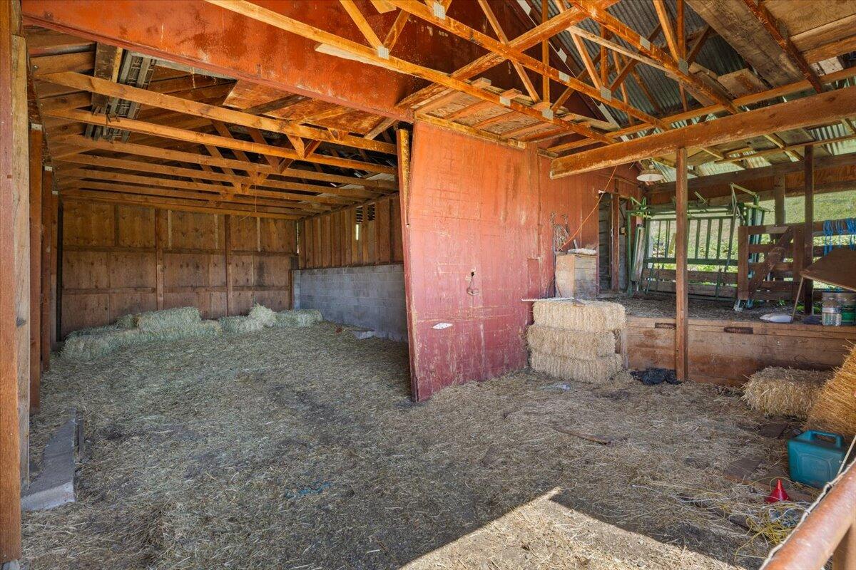 3555 Payne Road Medford, OR 97504 - Photo 34 of 46 34-CI_4389