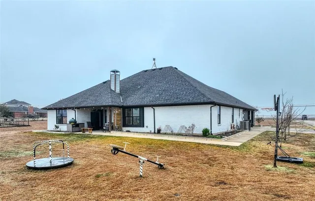 a view of a livingroom with storage