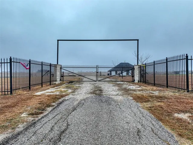 $774,900 | 1010 Farm To Market Road 85, Ennis, TX 75119