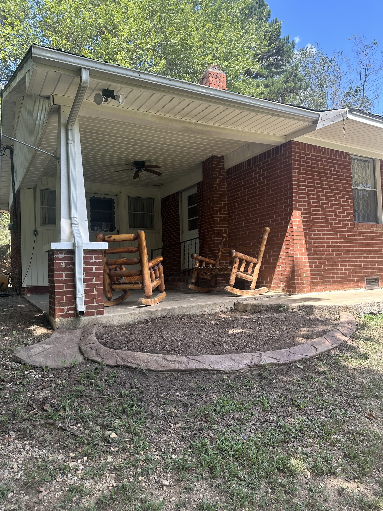16 Cummings Road Summertown, TN 38483 - Photo 2 of 33 a view of outdoor space and yard