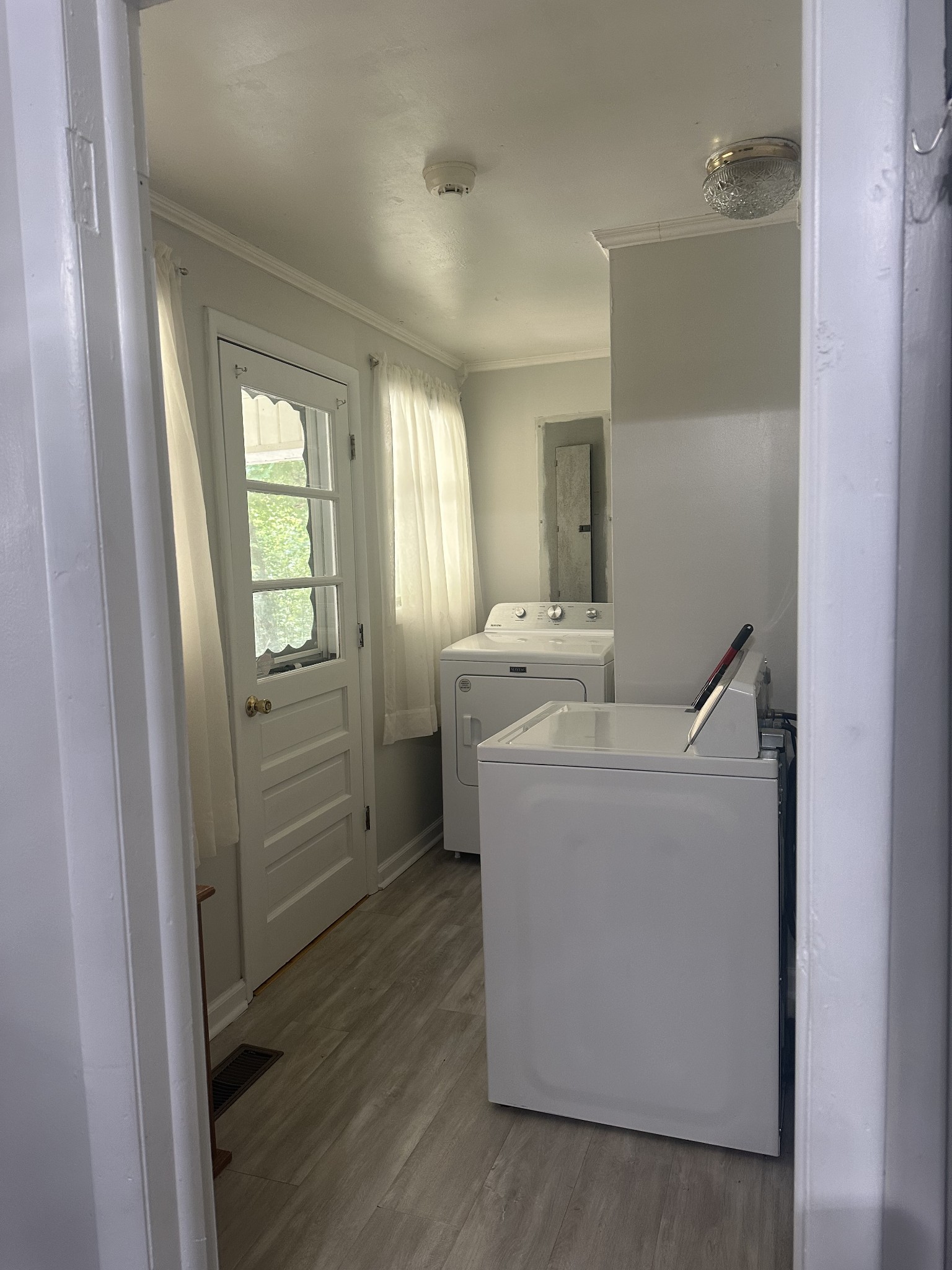 16 Cummings Road Summertown, TN 38483 - Photo 33 of 33 a view of utility room with washer and dryer