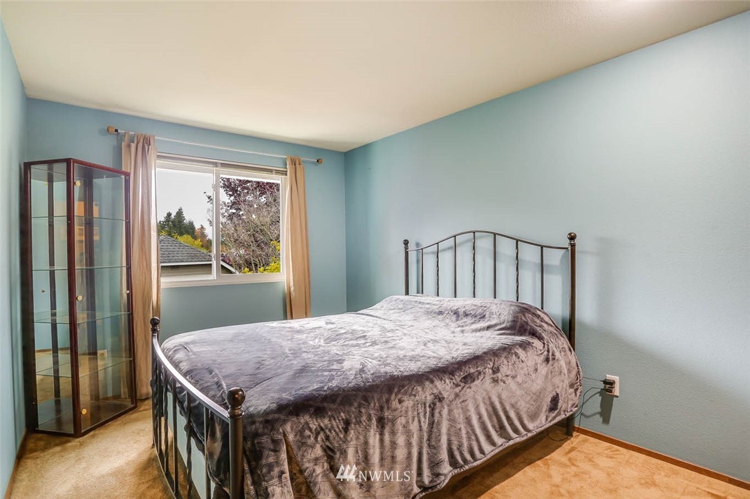 18101 150th Court Southeast Renton, WA 98058 - Photo 14 of 23 Gallery Image 14