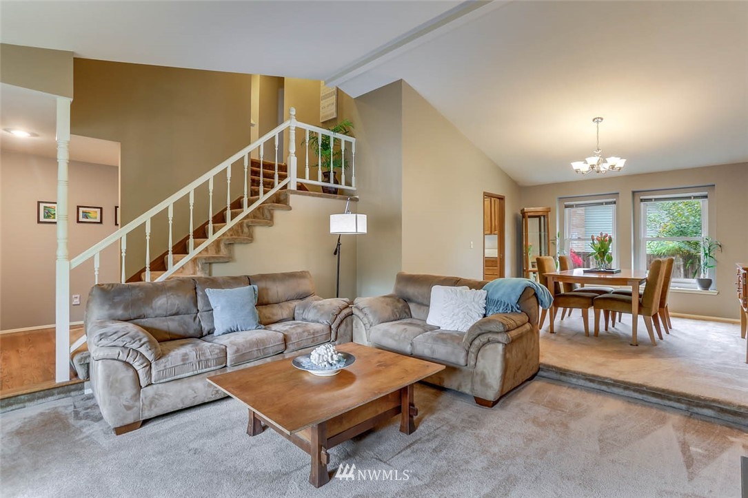 18101 150th Court Southeast Renton, WA 98058 - Photo 5 of 23 Gallery Image 5