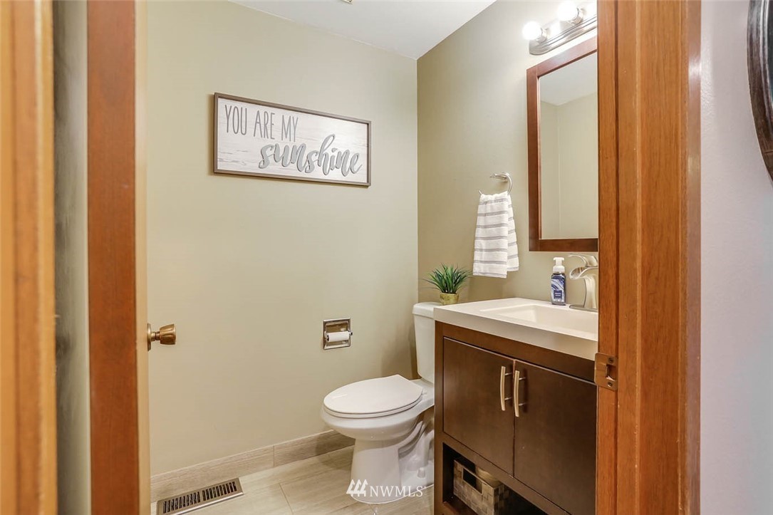 18101 150th Court Southeast Renton, WA 98058 - Photo 8 of 23 Gallery Image 8