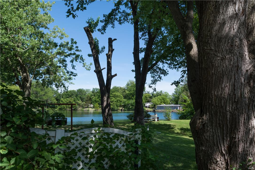2914 Justamir Road Waterloo, IL 62298 - Photo 5 of 46