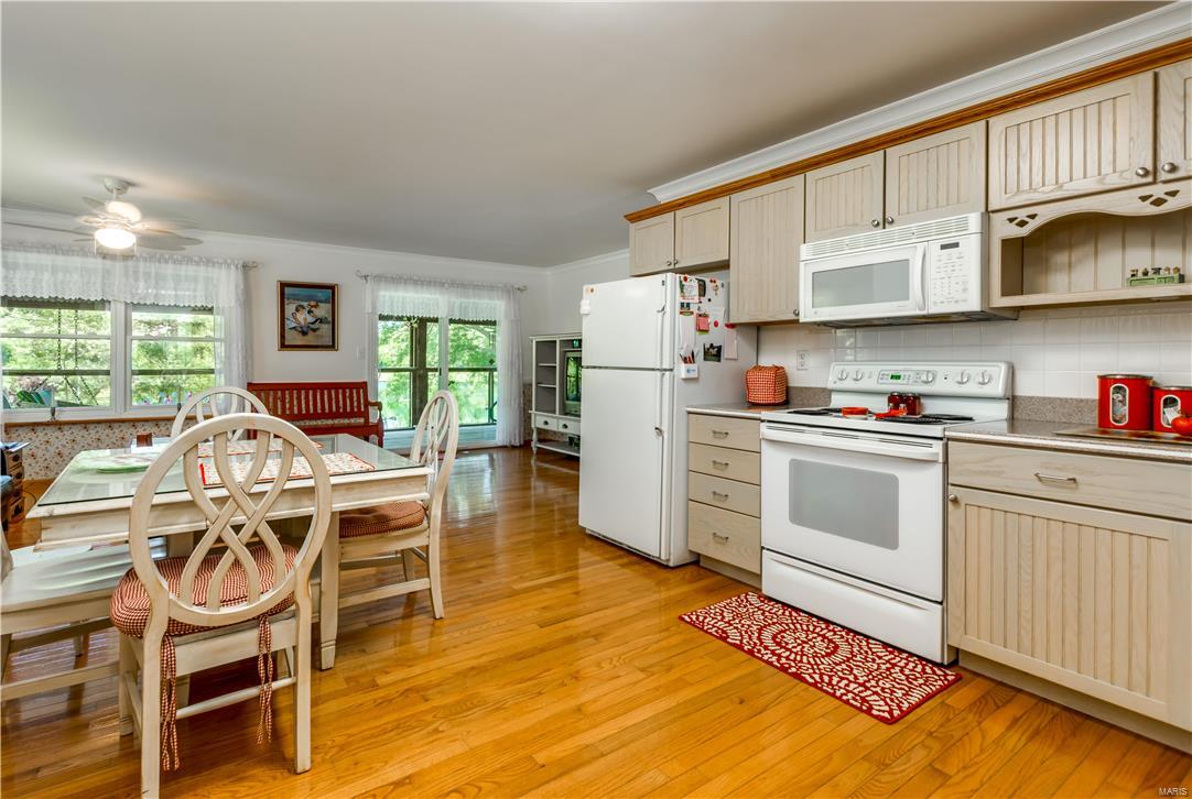 2914 Justamir Road Waterloo, IL 62298 - Photo 9 of 46