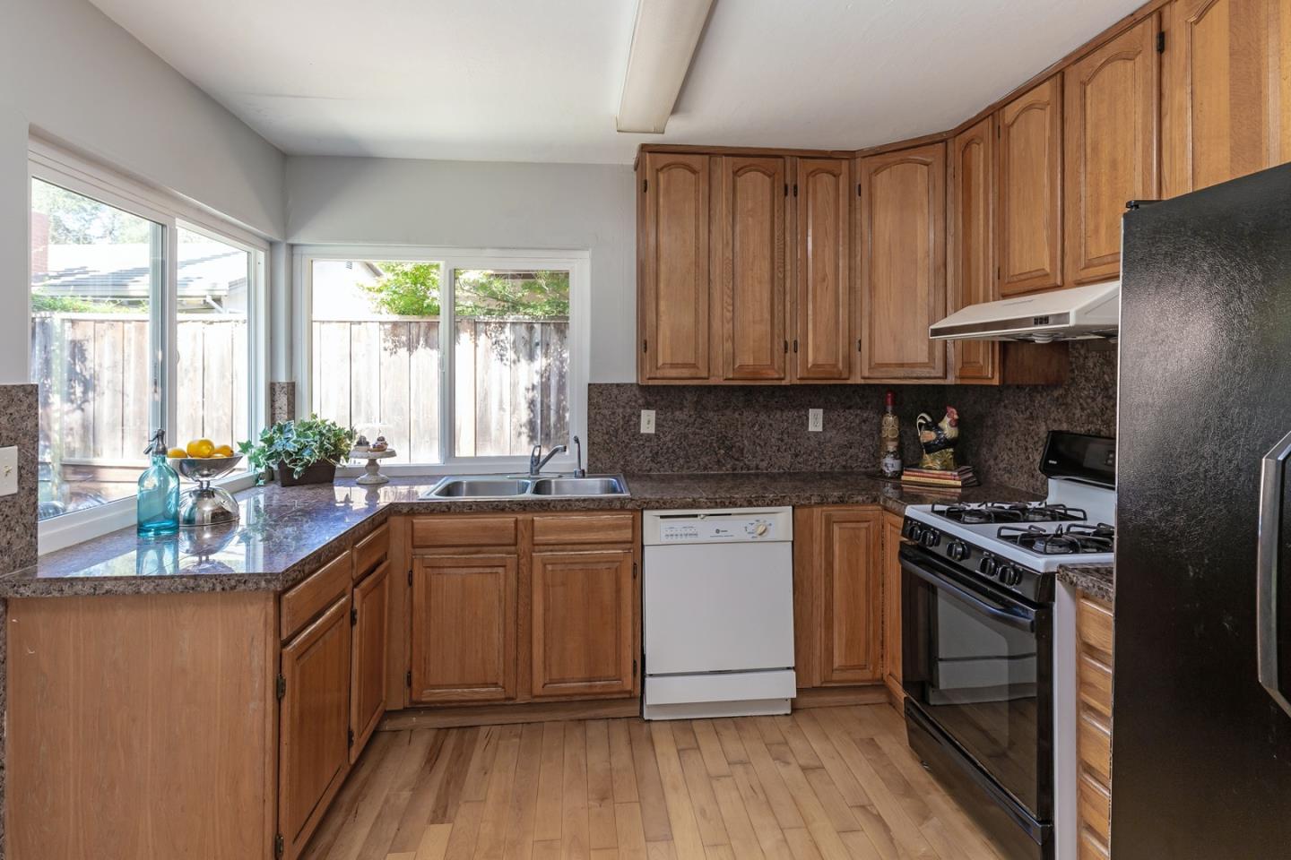 5996 Bollinger Road San Jose, CA 95129 - Photo 9 of 20 Gallery Image 9
