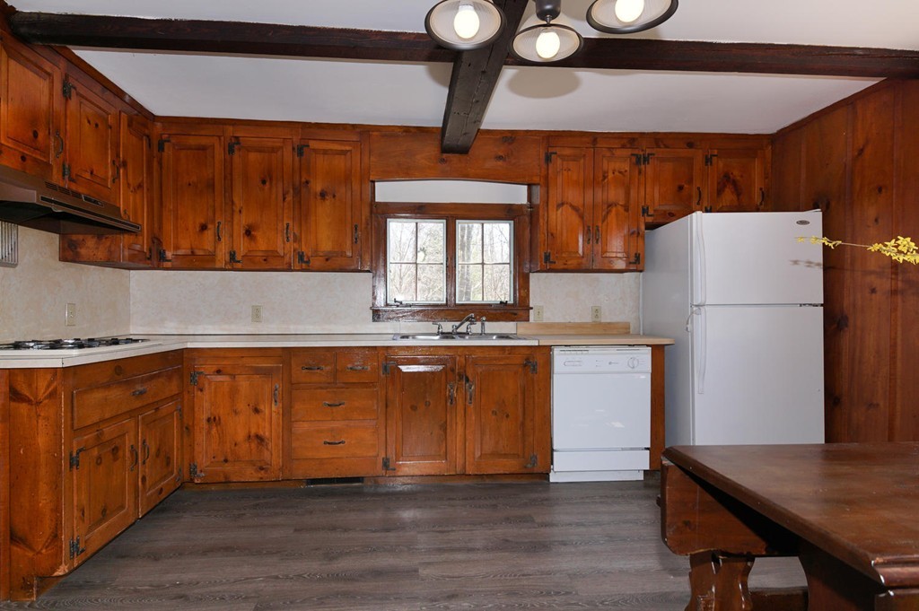 14 Nixon Road Framingham, MA 01701 - Photo 5 of 26