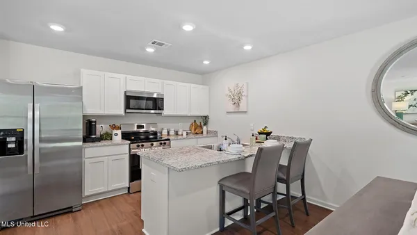 $219,900 | 5015 Fox Glen Drive, Jackson, MS 39212