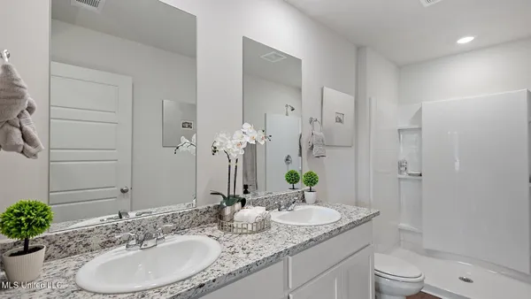 $219,900 | 5015 Fox Glen Drive, Jackson, MS 39212