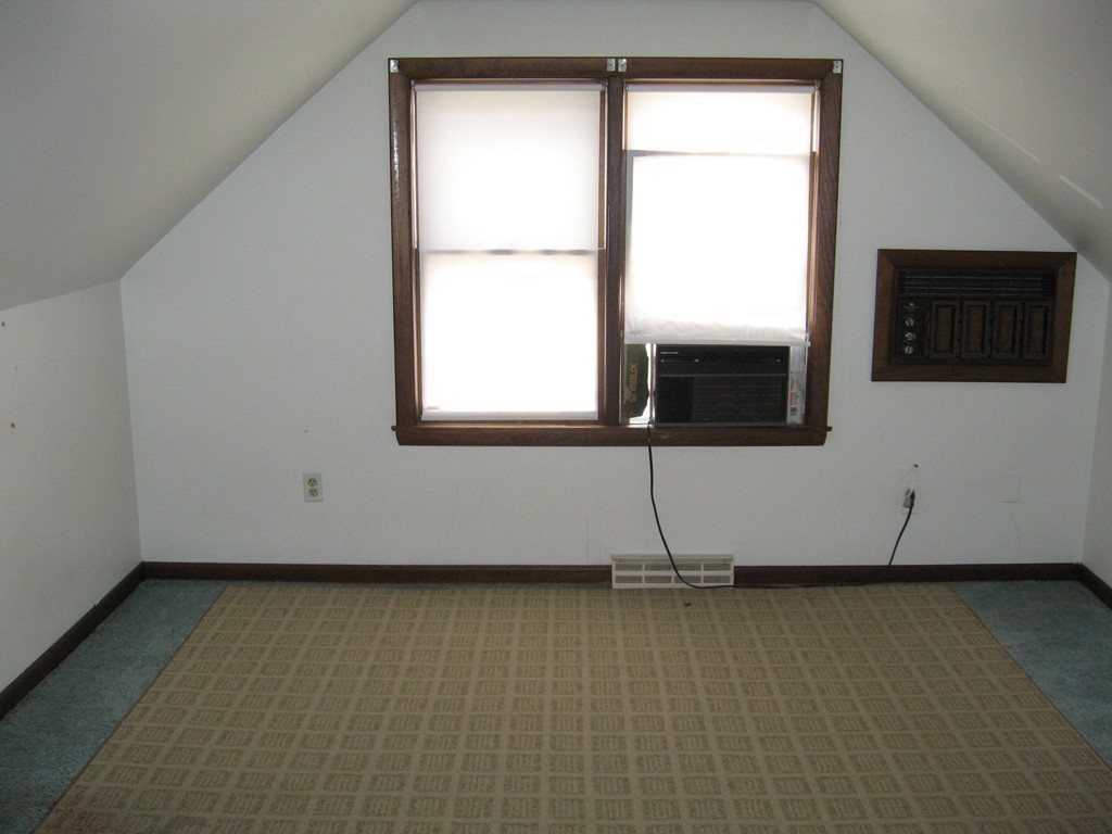 64 Canterbury Road Springfield, MA 01118 - Photo 12 of 27