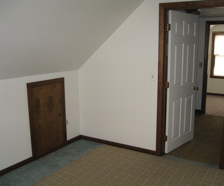 64 Canterbury Road Springfield, MA 01118 - Photo 14 of 27