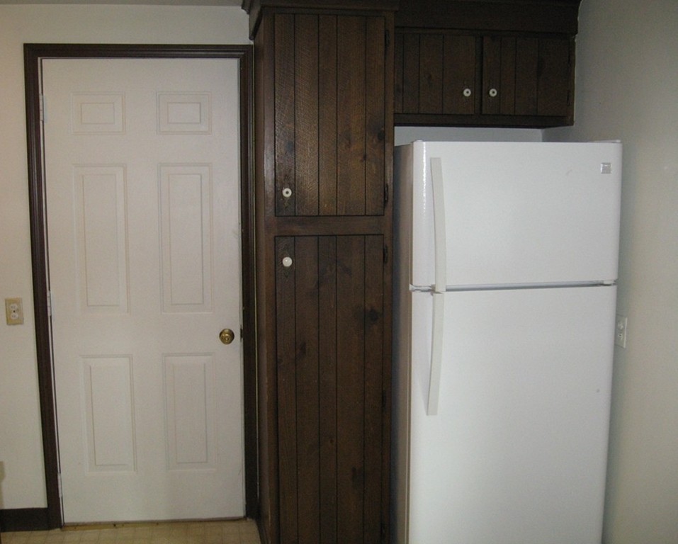 64 Canterbury Road Springfield, MA 01118 - Photo 16 of 27