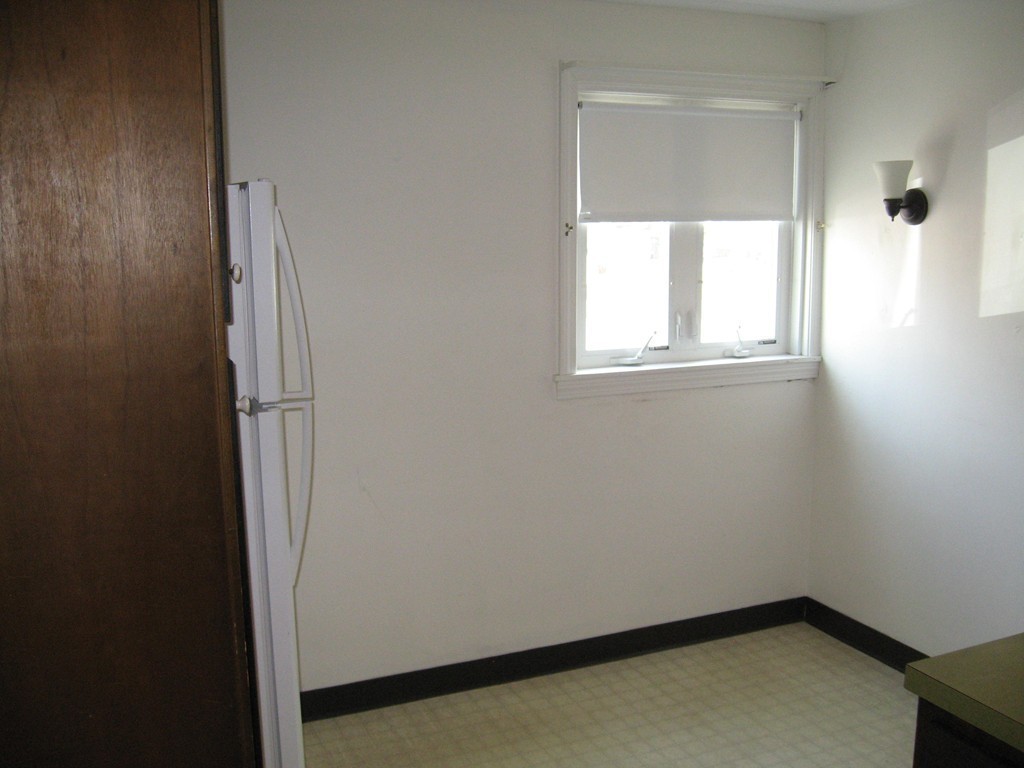 64 Canterbury Road Springfield, MA 01118 - Photo 17 of 27