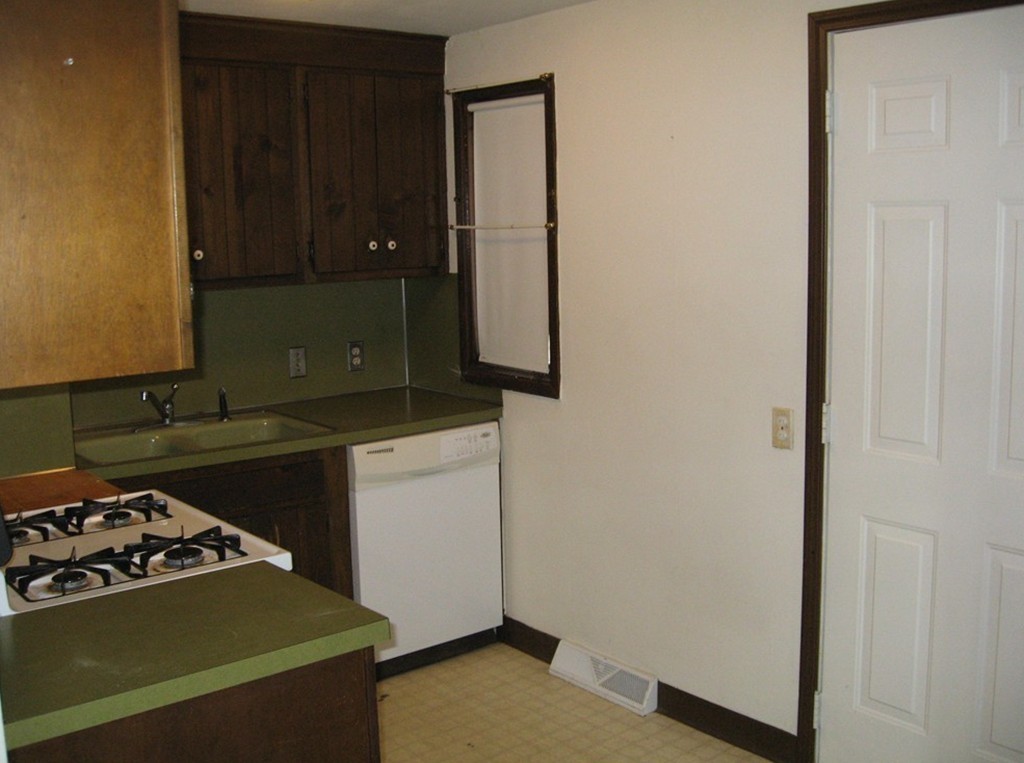 64 Canterbury Road Springfield, MA 01118 - Photo 18 of 27