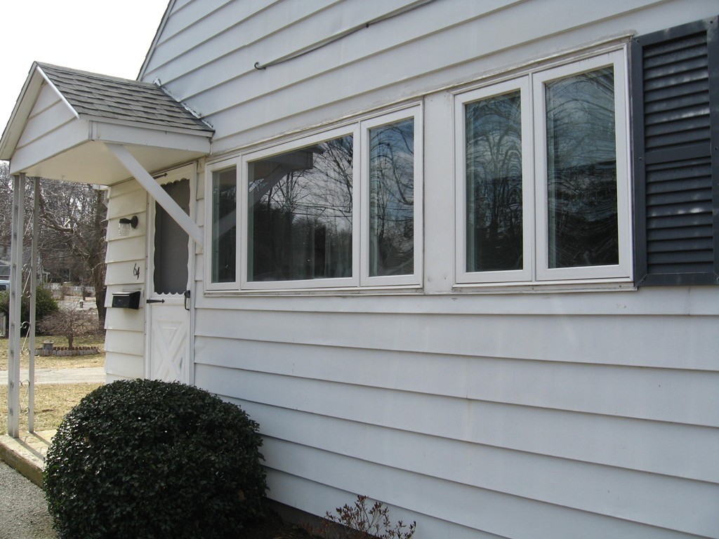 64 Canterbury Road Springfield, MA 01118 - Photo 2 of 27