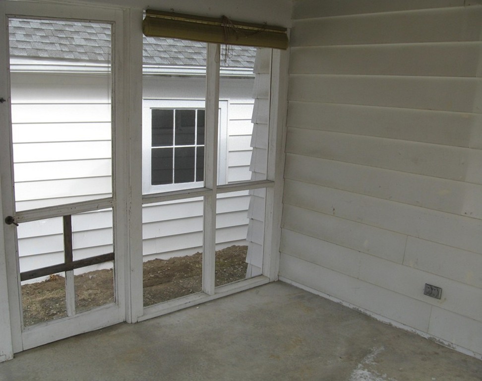 64 Canterbury Road Springfield, MA 01118 - Photo 23 of 27