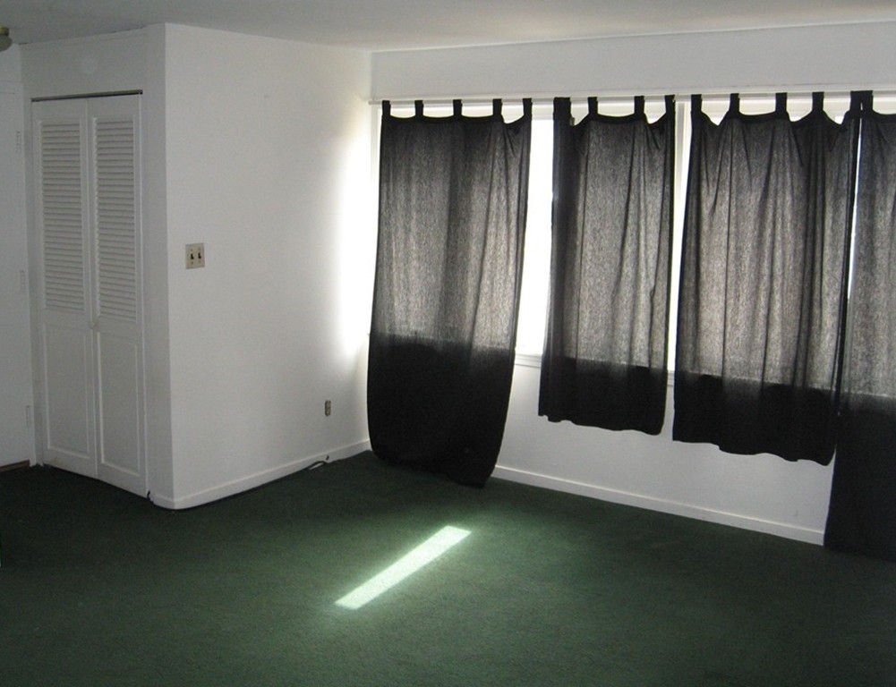 64 Canterbury Road Springfield, MA 01118 - Photo 6 of 27