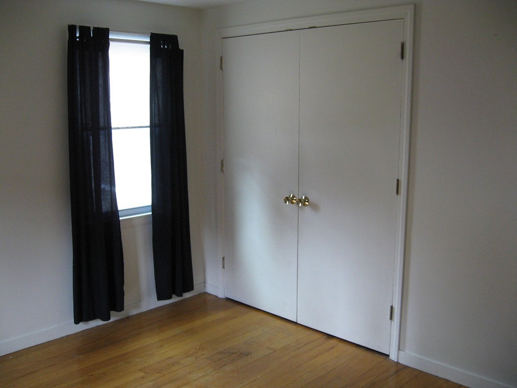 64 Canterbury Road Springfield, MA 01118 - Photo 8 of 27